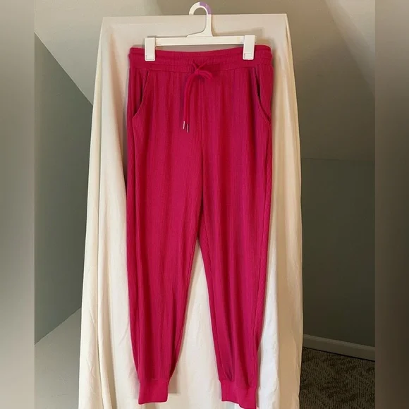 Fashion Pink Comfy Tracksuit Set Size Large - Picture 12 of 13